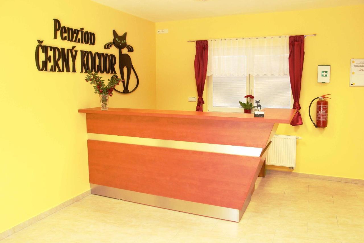 Cerny Kocour Apart Hotel Sarovy Exterior foto