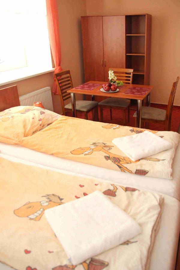 Cerny Kocour Apart Hotel Sarovy Exterior foto